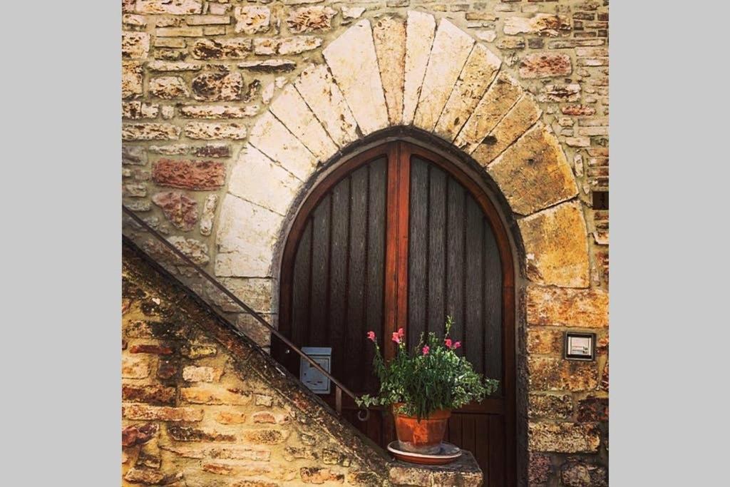 Assisi Anfiteatro Romano Екстериор снимка