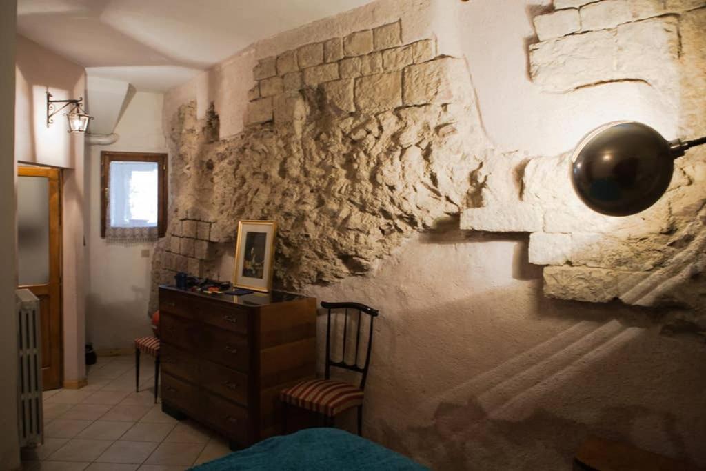 Assisi Anfiteatro Romano Екстериор снимка